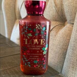 Bath & Body Works Love Cotton Candy Champagne Shower Gel - Red and Pink
